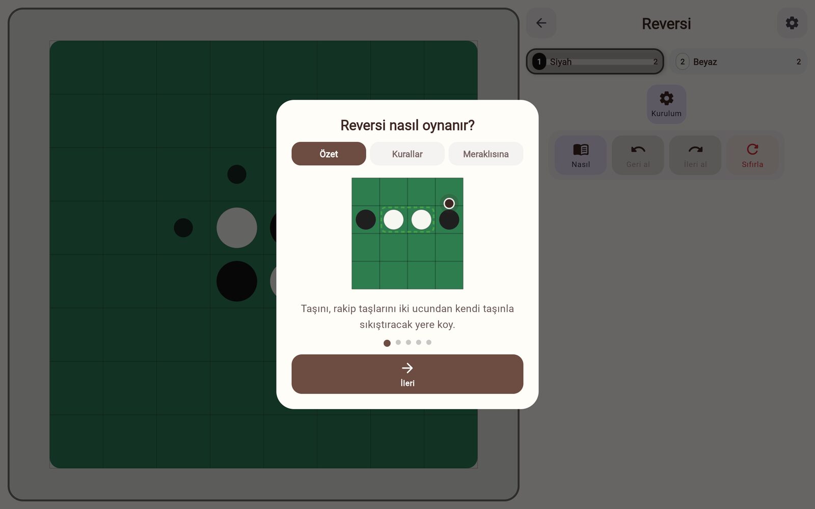 Reversi'nin nasıl oynanır ekranı: küçük bir tahtada taşın iki ucundan sıkıştırılması, altında tek cümlelik açıklama ve İleri düğmesi